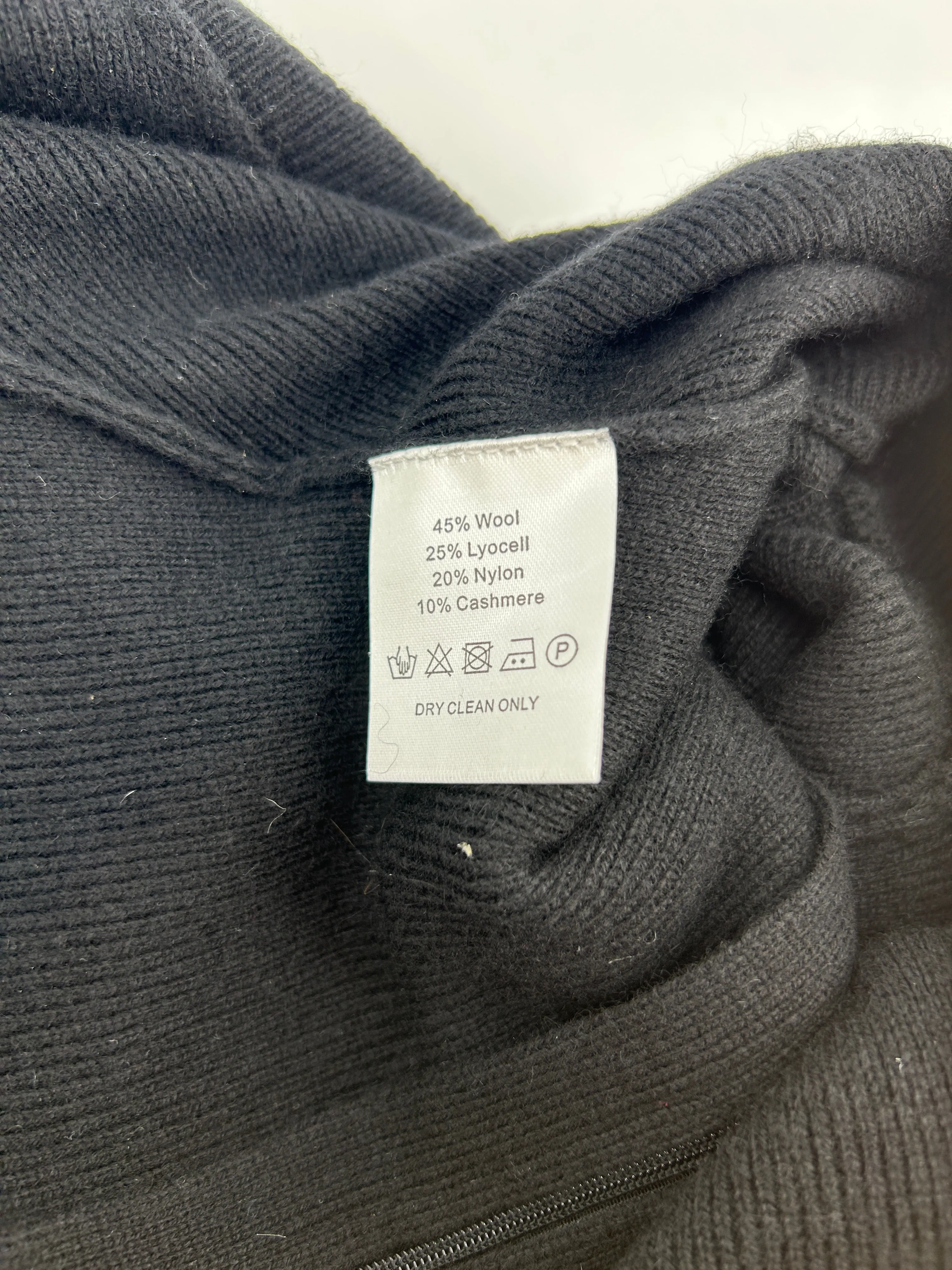 Combinaison en laine noire