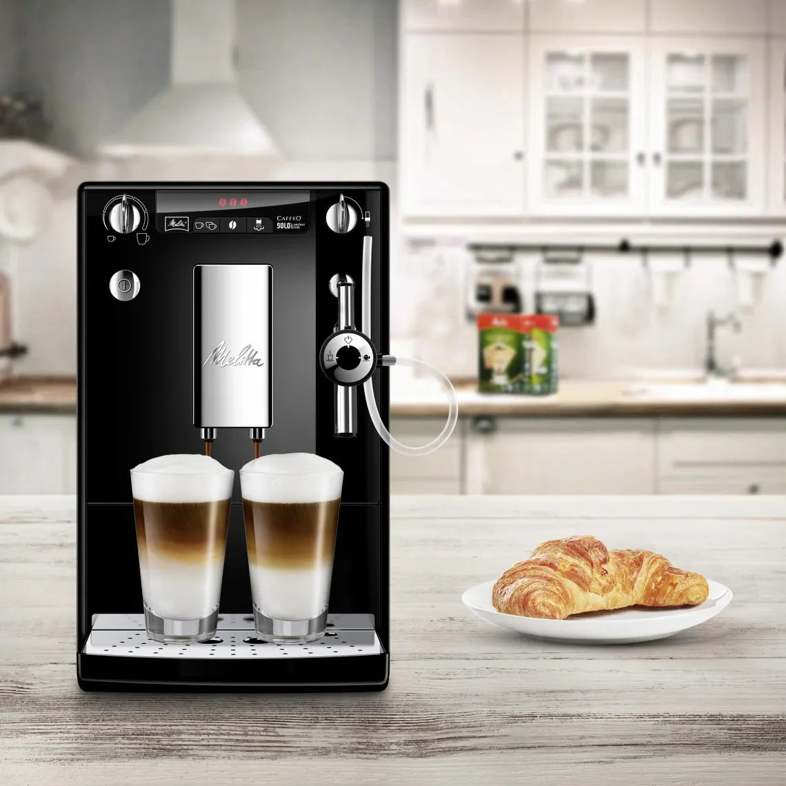 MACHINE AUTOMATIQUE CAFFEO SOLO & PERFECT MILK NOIR | 3 Suisses