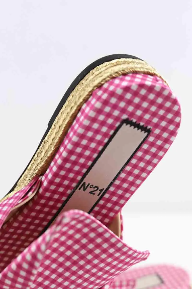 Mules  N°21 Vichy rose. Matière principale tissu. Taille 38.