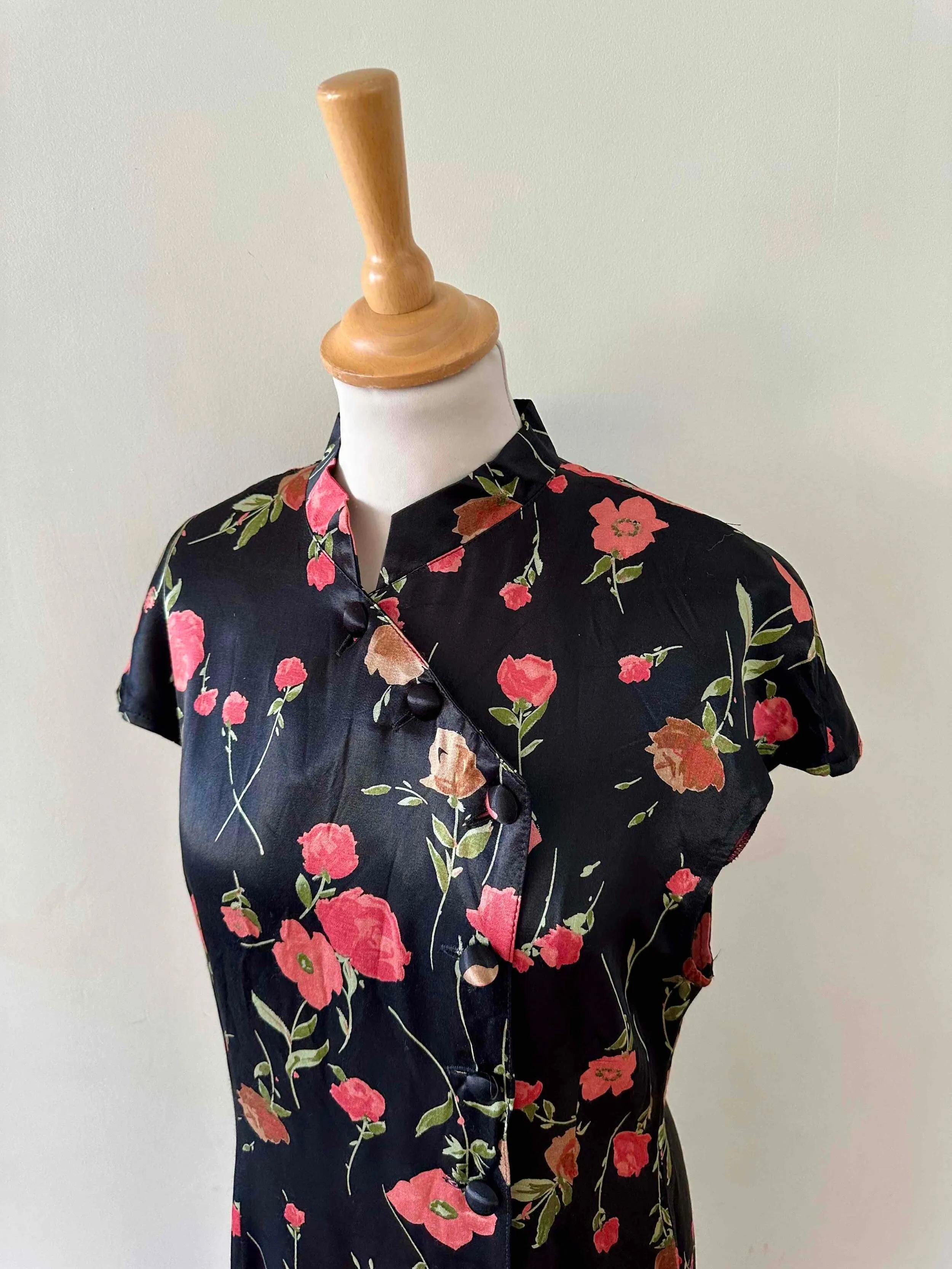 Robe asiatique à fleurs