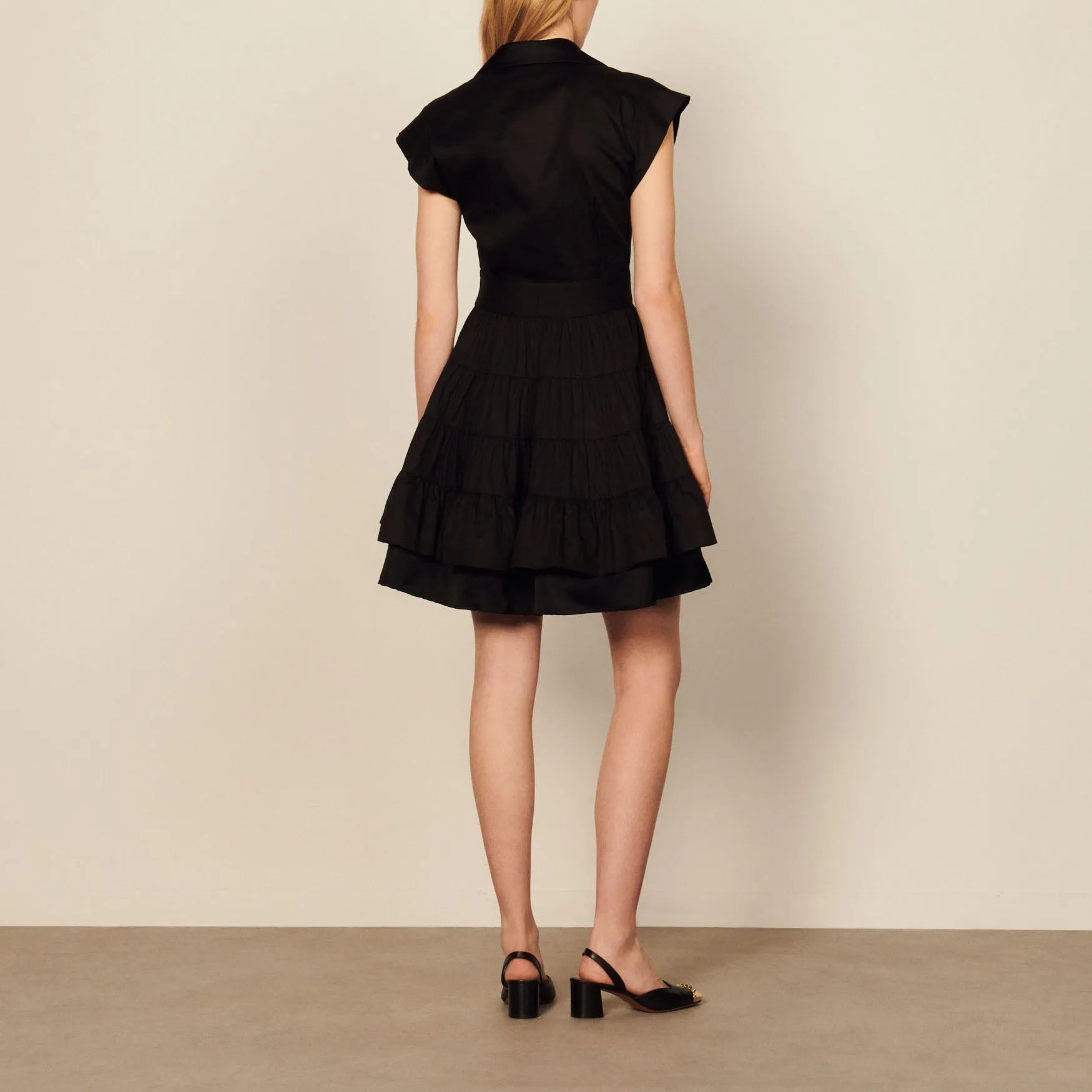 Robe courte volantée