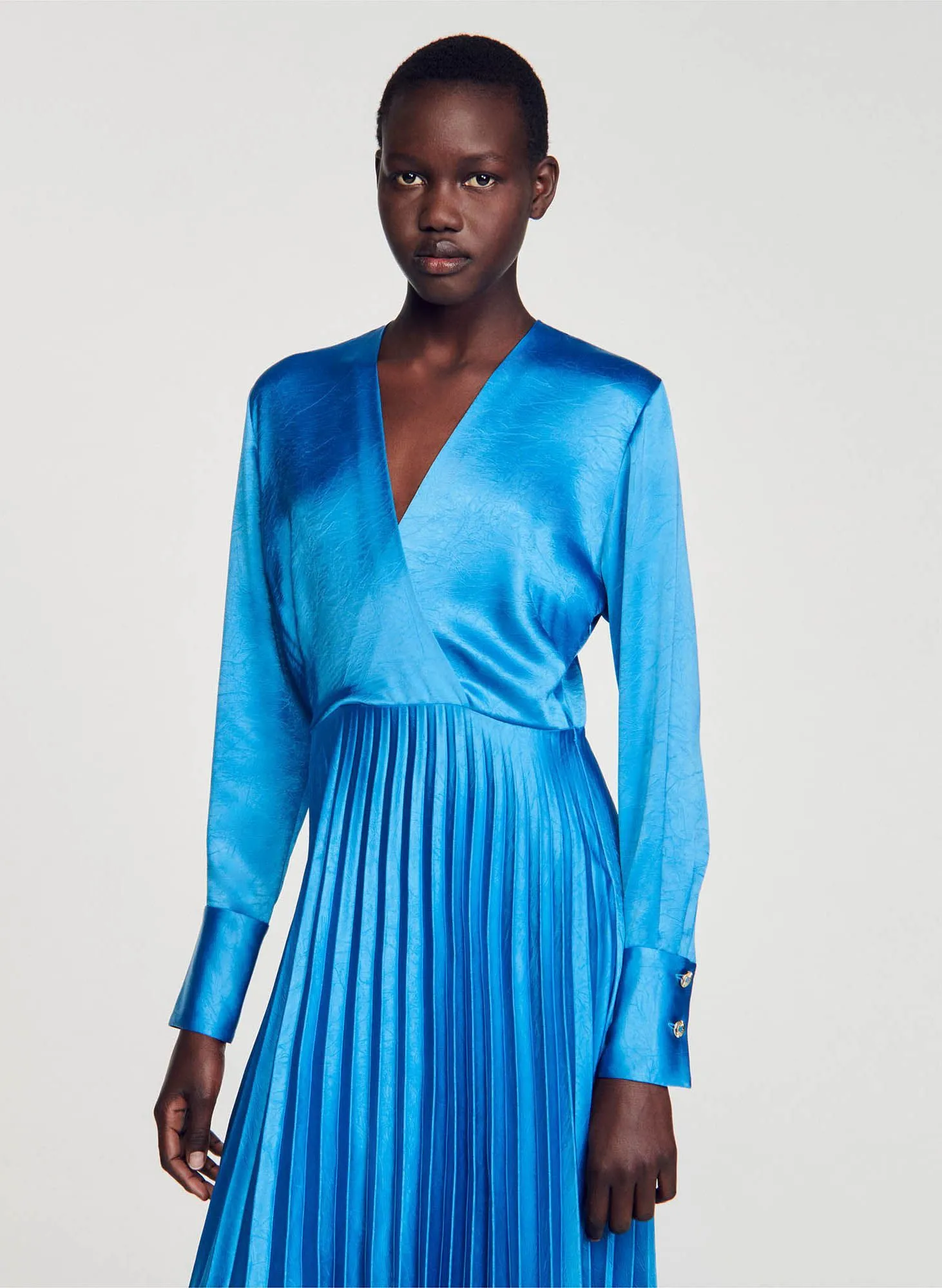 SANDRO  Robe longue à col v satinée - Multicolore