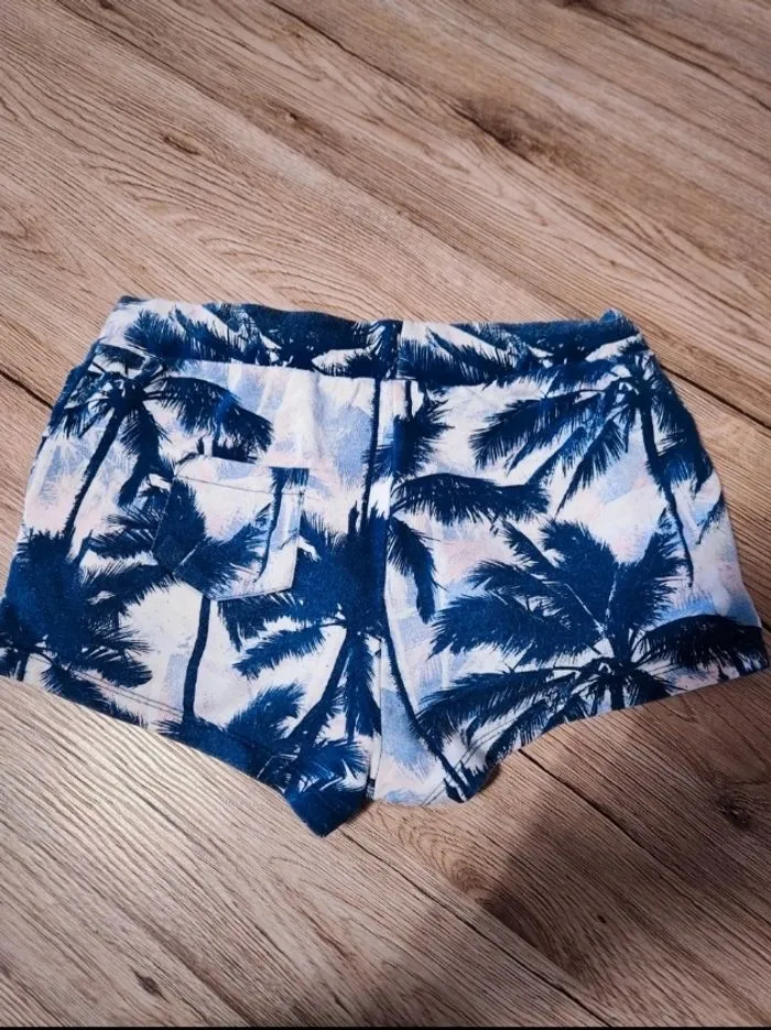 Short fille tbe 