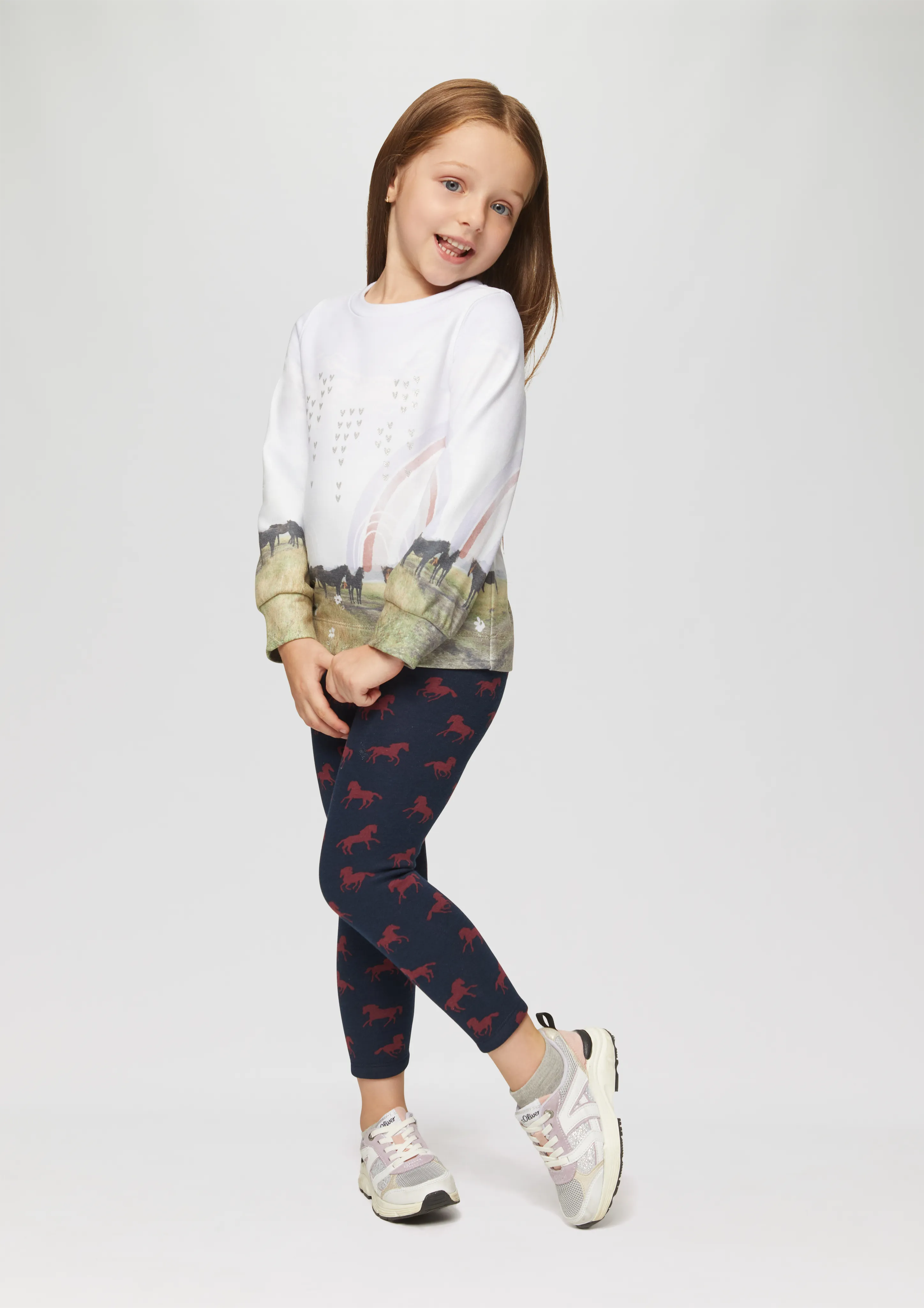Sweat-shirt à motif et petits cœurs scintillants